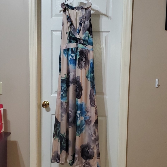 H&M Dresses & Skirts - H&M size 8 floral dress